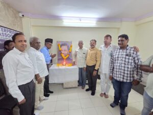 माजी केंद्रीय मंत्री रामविलास पासवान यांच्या स्मृतिदिनानिमित्त दलित सेनेच्या वतीने अभिवादन कार्यक्रम संपन्न,