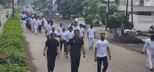 वॉक फॉर युनिटी या ५ कि.मी. वॉकींग रॅलीला मा. जिल्हाधिकारी श्री. रोहन घुगे व मा. पोलीस अधीक्षक, डॉ. महेश्वर रेड्डी यांनी हिरवी झेंडी दाखवुन रॅलीची सुरुवात