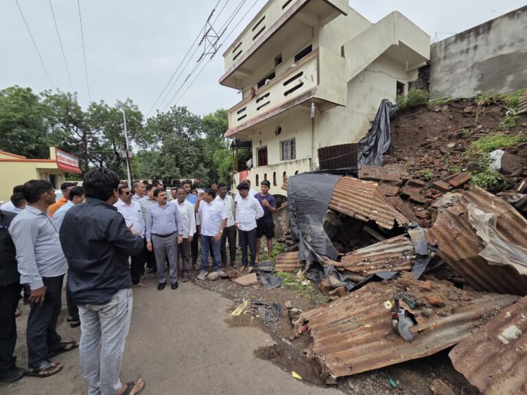 वरणगाव परिसरातील नुकसानग्रस्त शेतकऱ्यांना शासनातर्फे तात्काळ   मदत दिली जाईल : वस्त्रोद्योग मंत्री संजय सावकारे