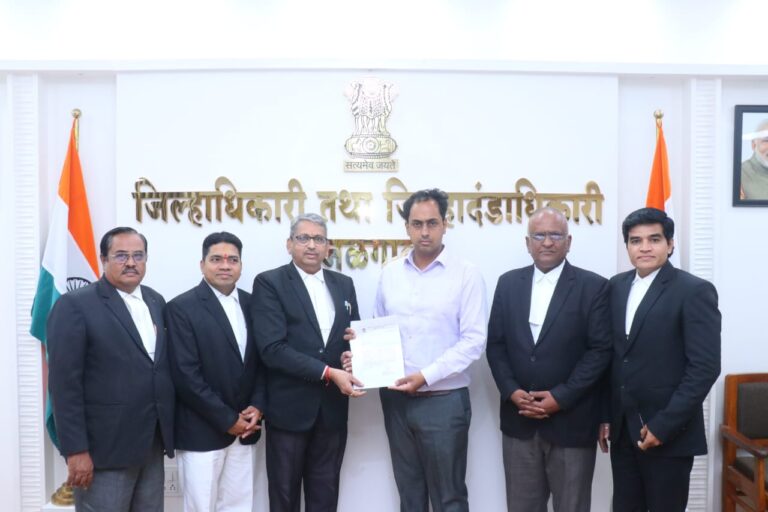 महाराष्ट्रातील पूरग्रस्तांना मदतीचा हात-₹ 1,00,000/- इतकी रक्कम जमा – जिल्हा सरकारी वकील ॲड. सुरेंद्र काबरा