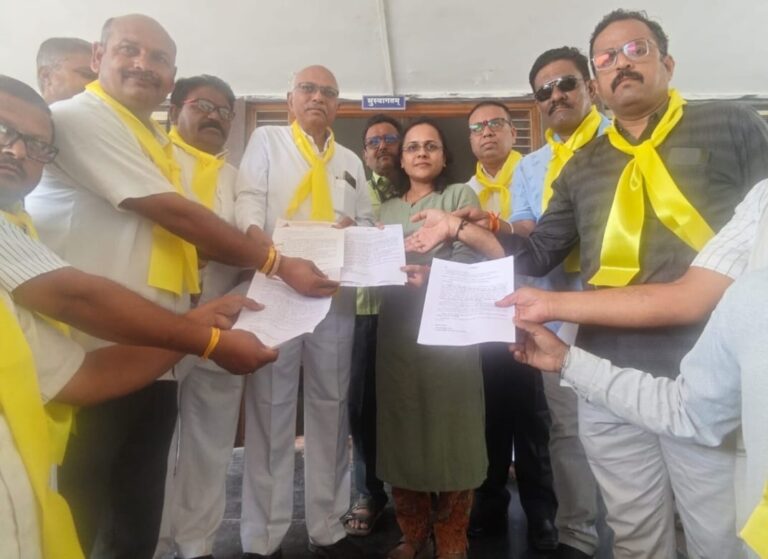 ओबीसी आरक्षण धोक्यात घालून कुणालाही वेगळे आरक्षण देणे मान्य होणार नाही,” मोटर सायकल रॅली काढून राज्य सरकार विरोधात आपला संताप व्यक्त