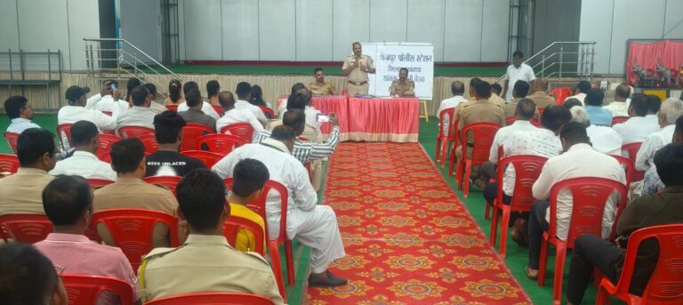 फैजपूर पोलीस ठाण्यात आगामी दुर्गोत्सवाच्या पार्श्वभूमीवर शांतता समितीची महत्त्वपूर्ण बैठक