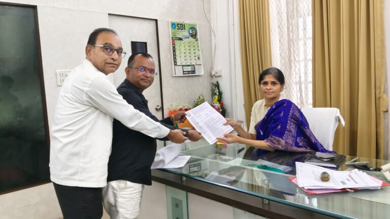 विश्वकर्मीय समन्वय समिती (महाराष्ट्र राज्य) यांच्याकडून ओबीसींच्या जाती-निहाय जनगणनेसाठी  जिल्हाधिकारी महोदय यांना निवेदन…