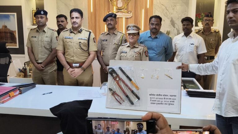 सोने कारागीरचे दुकानाचे कोंडा तोडून सोन्याची चोरी करणाऱ्या इसमास अटक