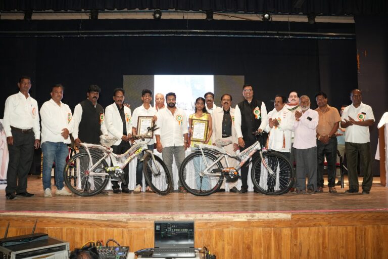 विद्यार्थी सेवा संघाच्या वतीने गुणवंत विद्यार्थ्यांचा सत्कार सोहळा संपन्न,