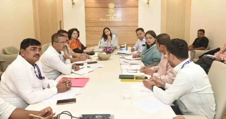 सातारा जिल्हा रुग्णालयाने दोन वर्षांचा विशाखा समिती अहवाल सादर करावा –  डॉ. संपदा मुंडे प्रकरणी उपसभापतींनी घेतली बैठक  उपसभापती डॉ. नीलम गोऱ्हे