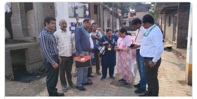 अडावद येथे दिल्लीच्या उपमहा रजीष्ट्रार वैशाली वराडे  पथकाने जनगणनेचा घेतला आढावा