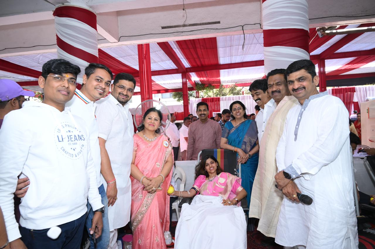 दुगड ग्रुप आयोजित रक्तदान व महिला आरोग्य शिबिर मोठ्या उत्साहात संपन्न.